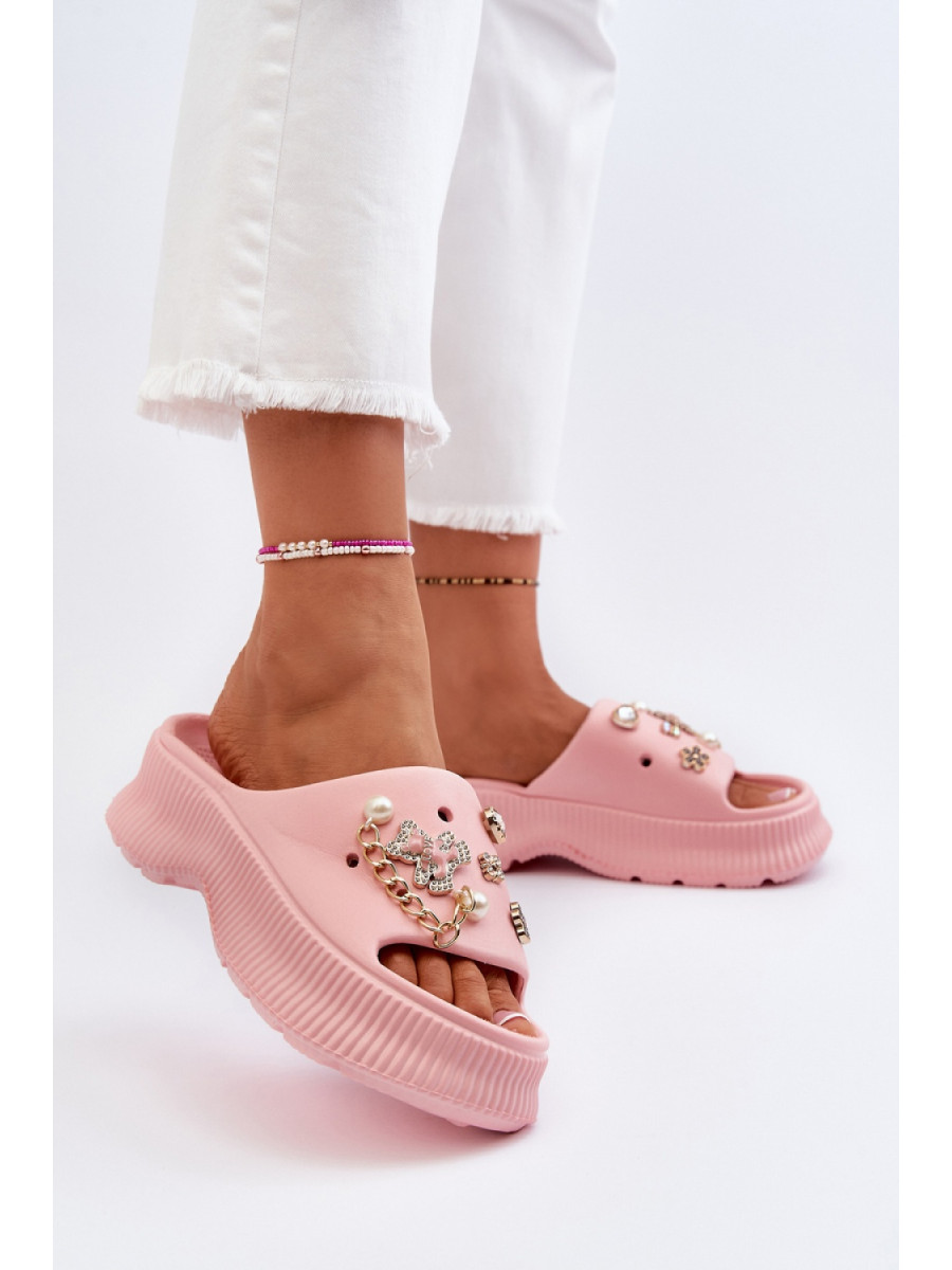 Clacquettes model 194708 Step in style