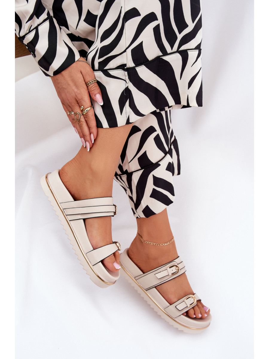Clacquettes model 212608 Step in style