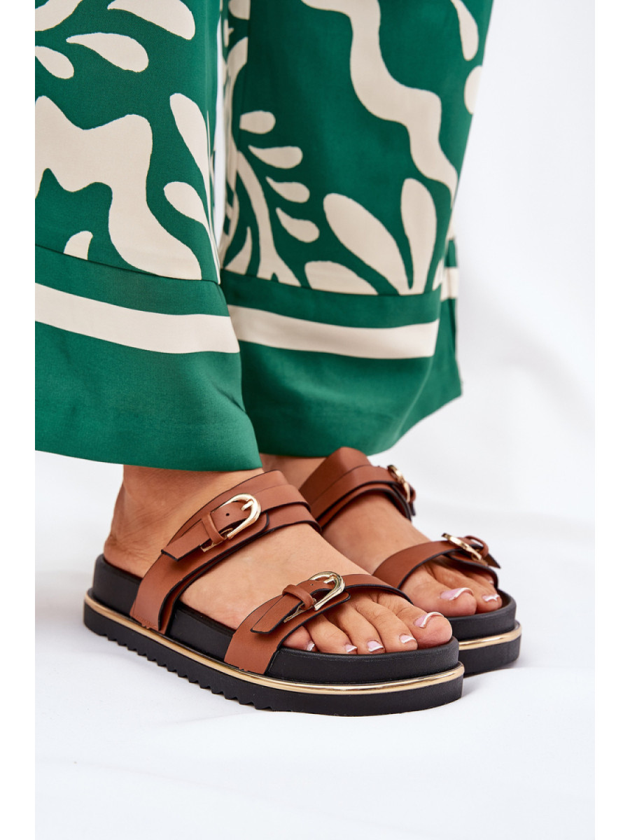 Clacquettes model 212610 Step in style