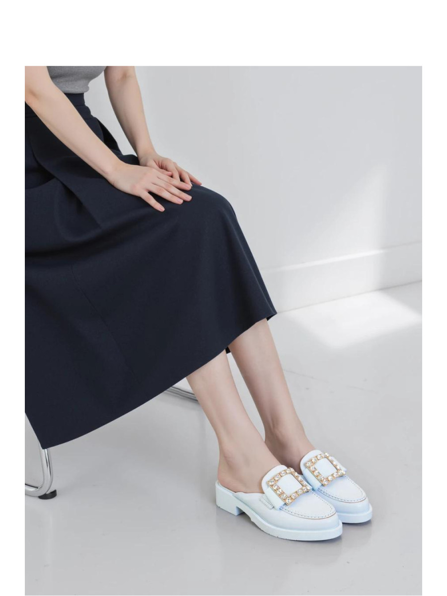 Clacquettes model 212978 Inello