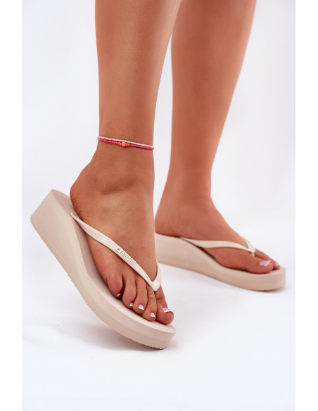 Tongs model 212879 Step in style