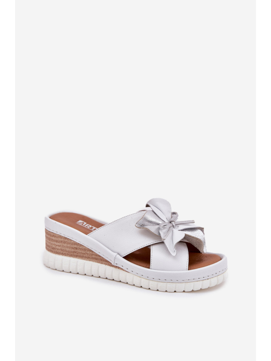 Clacquettes model 212703 Step in style