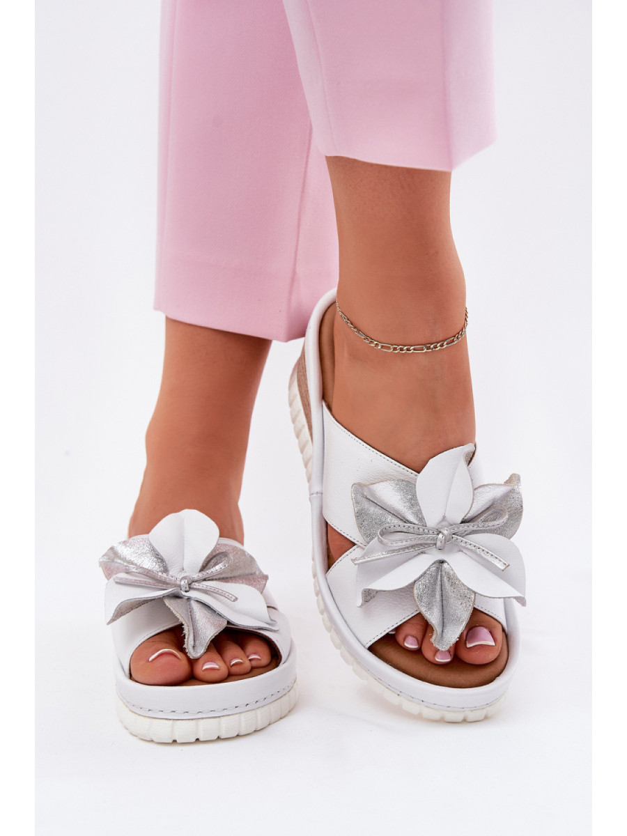 Clacquettes model 212703 Step in style