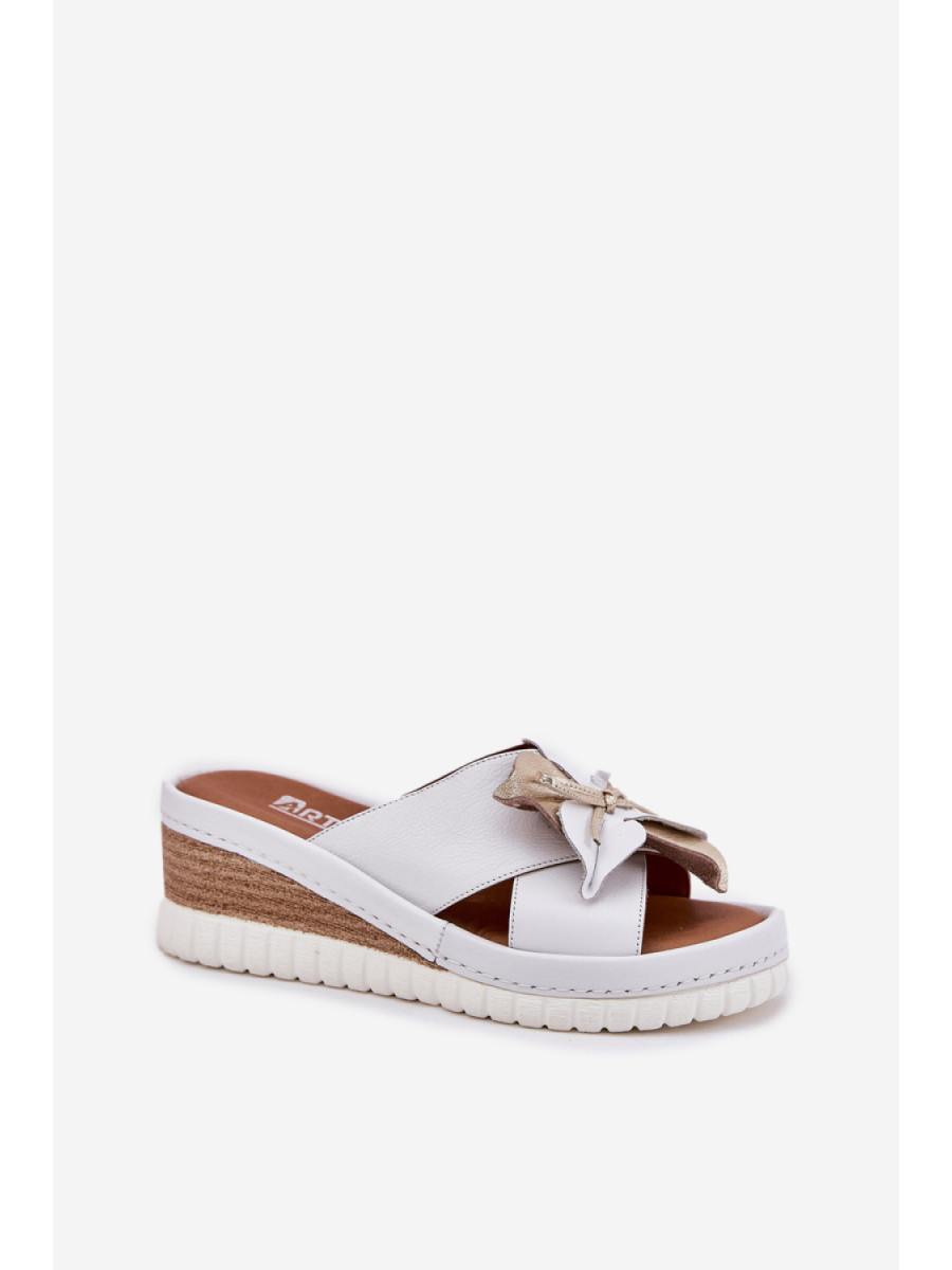 Clacquettes model 212704 Step in style