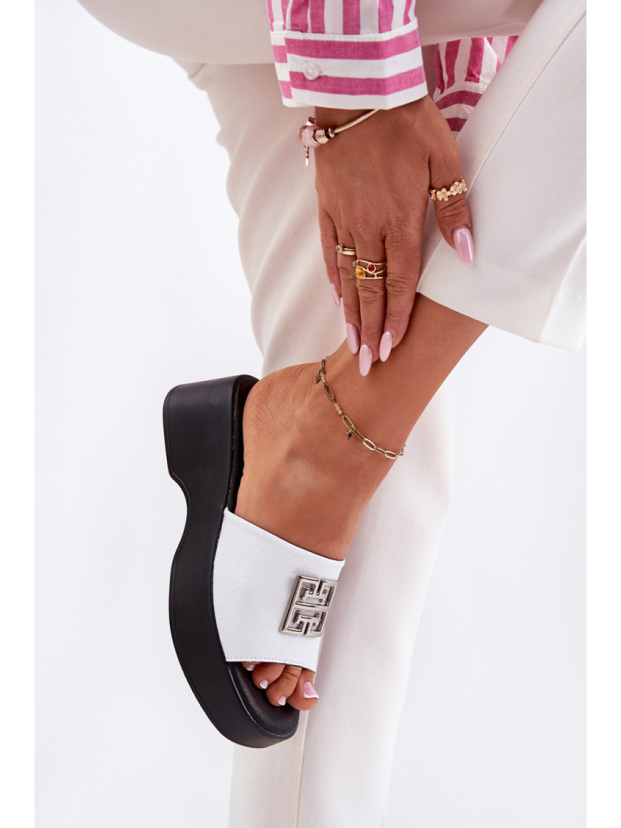 Clacquettes model 212882 Step in style