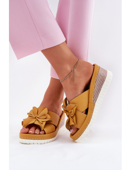 Clacquettes model 212705 Step in style
