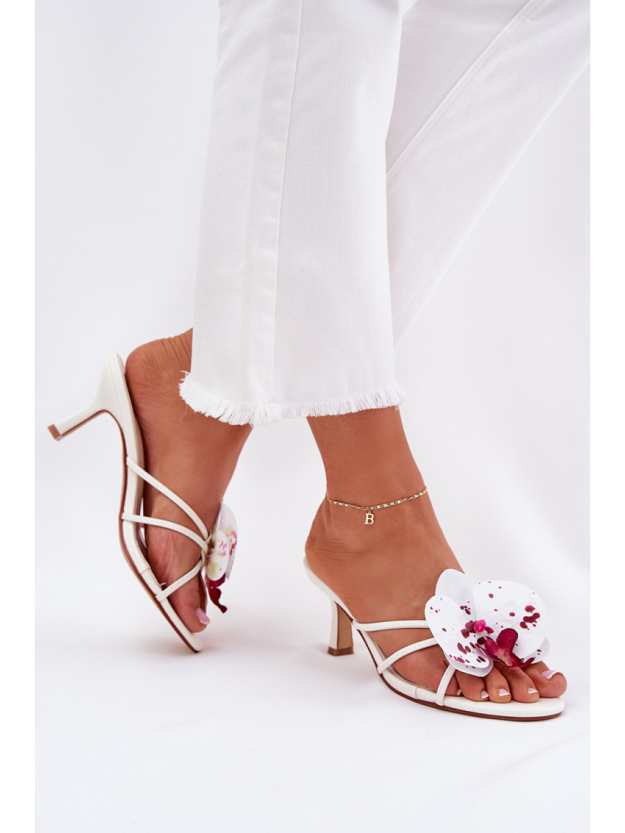 Clacquettes model 212883 Step in style