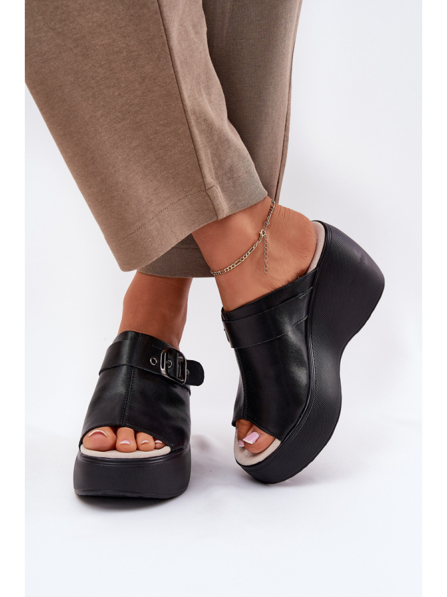 Clacquettes model 213033 Step in style