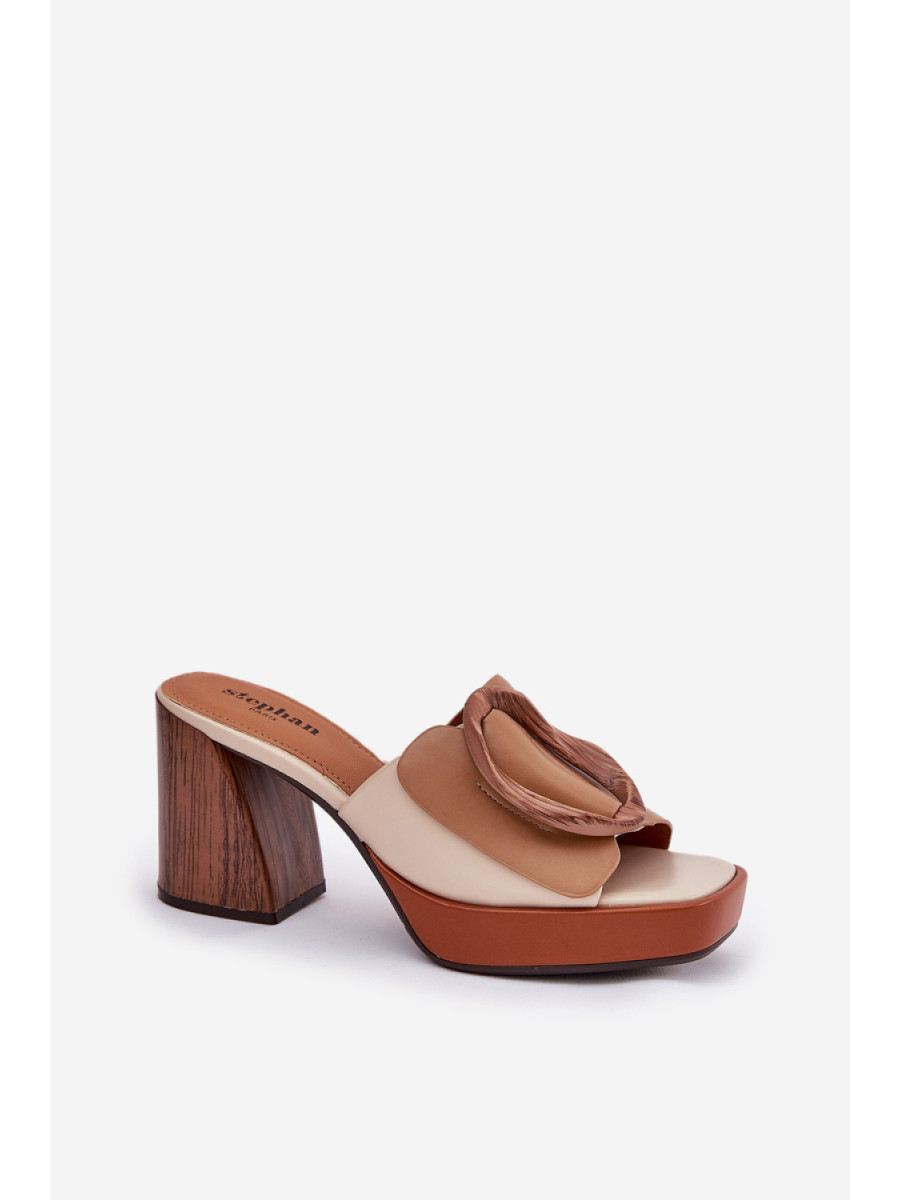 Clacquettes model 212885 Step in style
