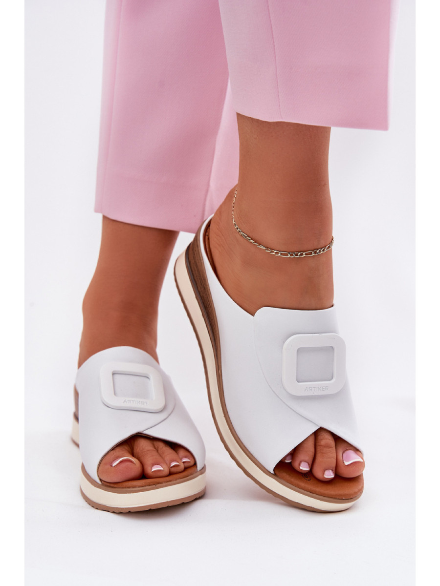 Clacquettes model 212708 Step in style