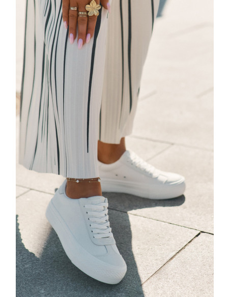 Baskets model 212724 Step in style