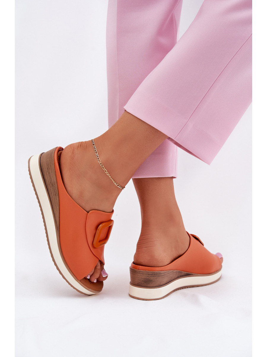Clacquettes model 212709 Step in style