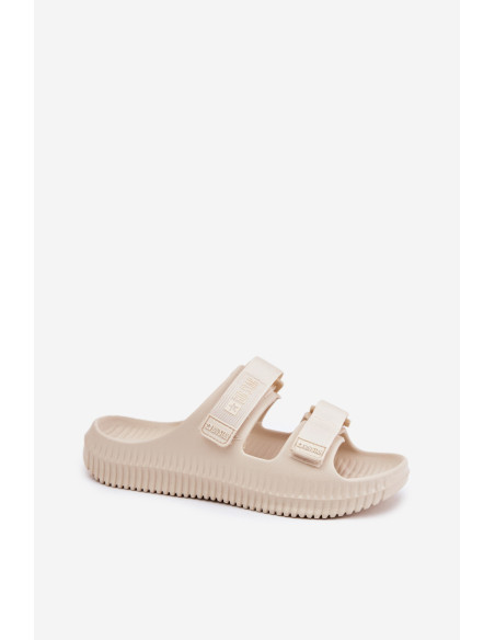 Clacquettes model 212710 Step in style