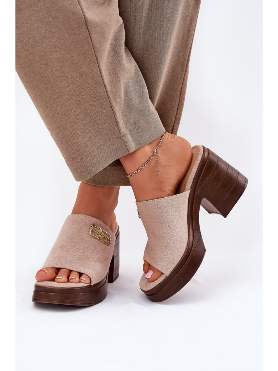 Clacquettes model 213038 Step in style