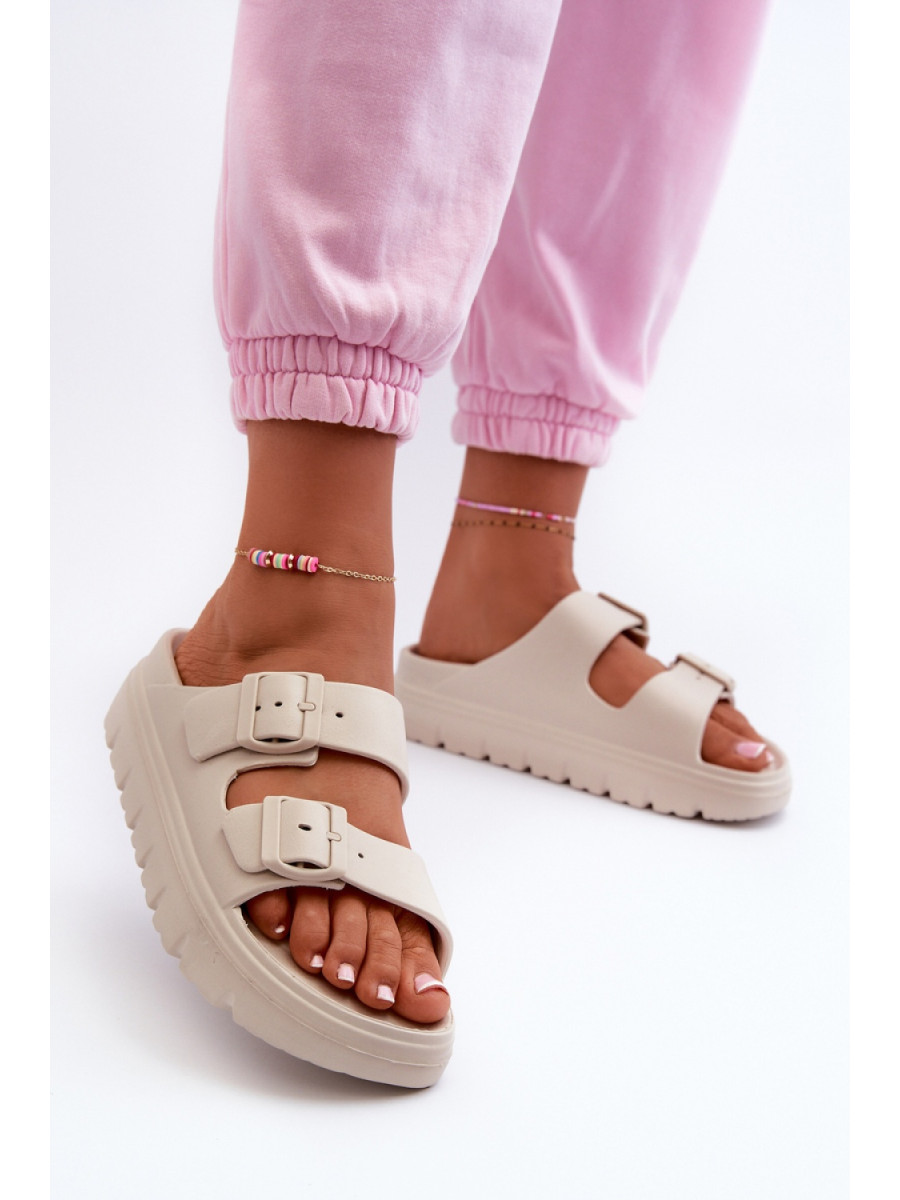 Clacquettes model 198283 Step in style