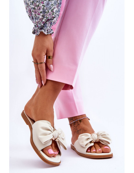 Clacquettes model 178341 Step in style