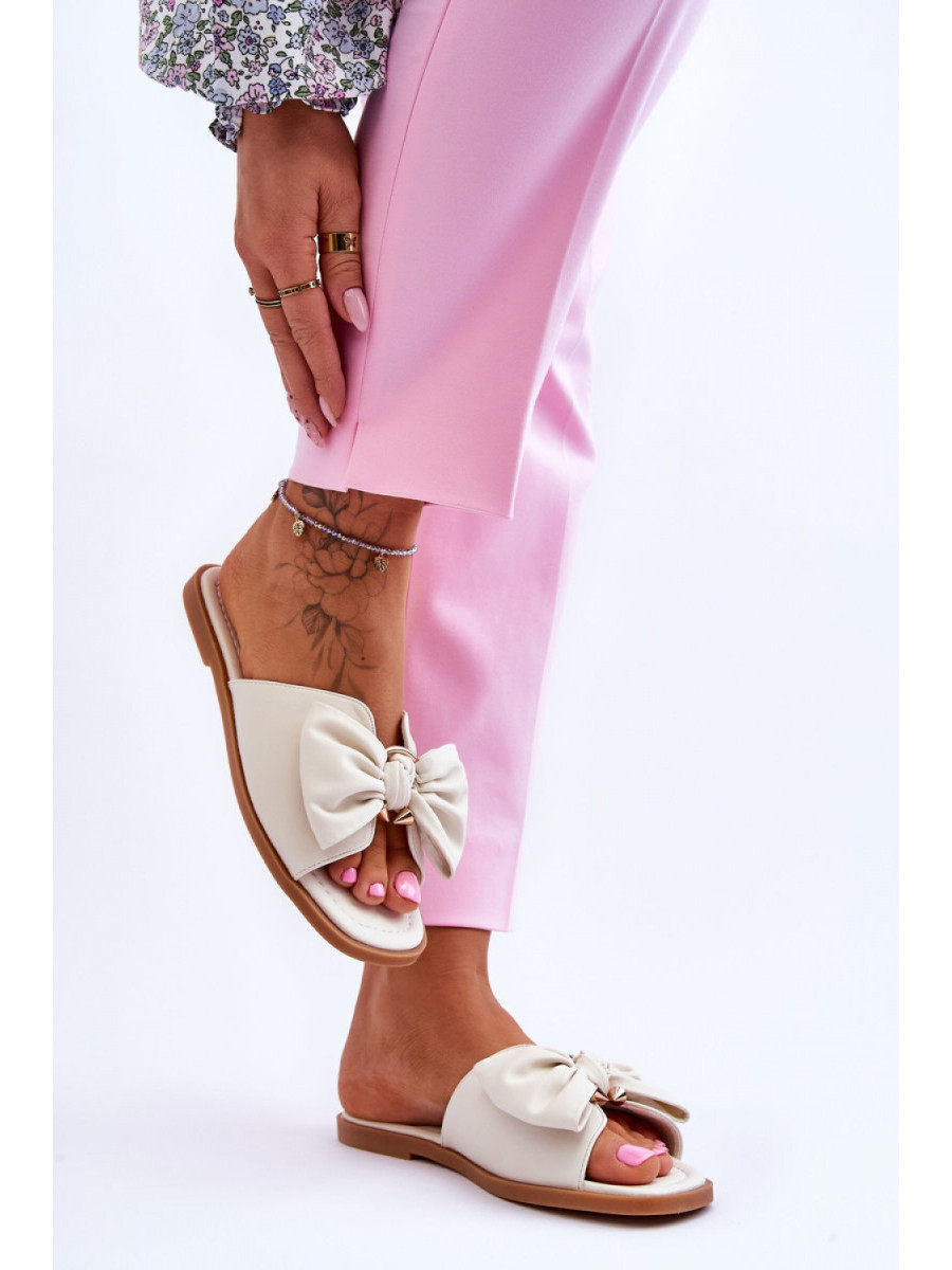 Clacquettes model 178341 Step in style