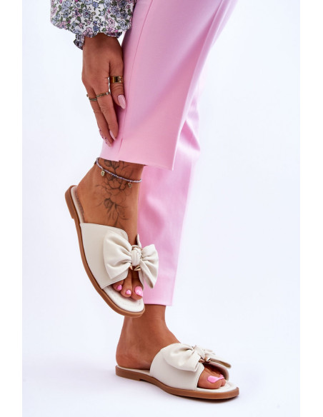 Clacquettes model 178341 Step in style