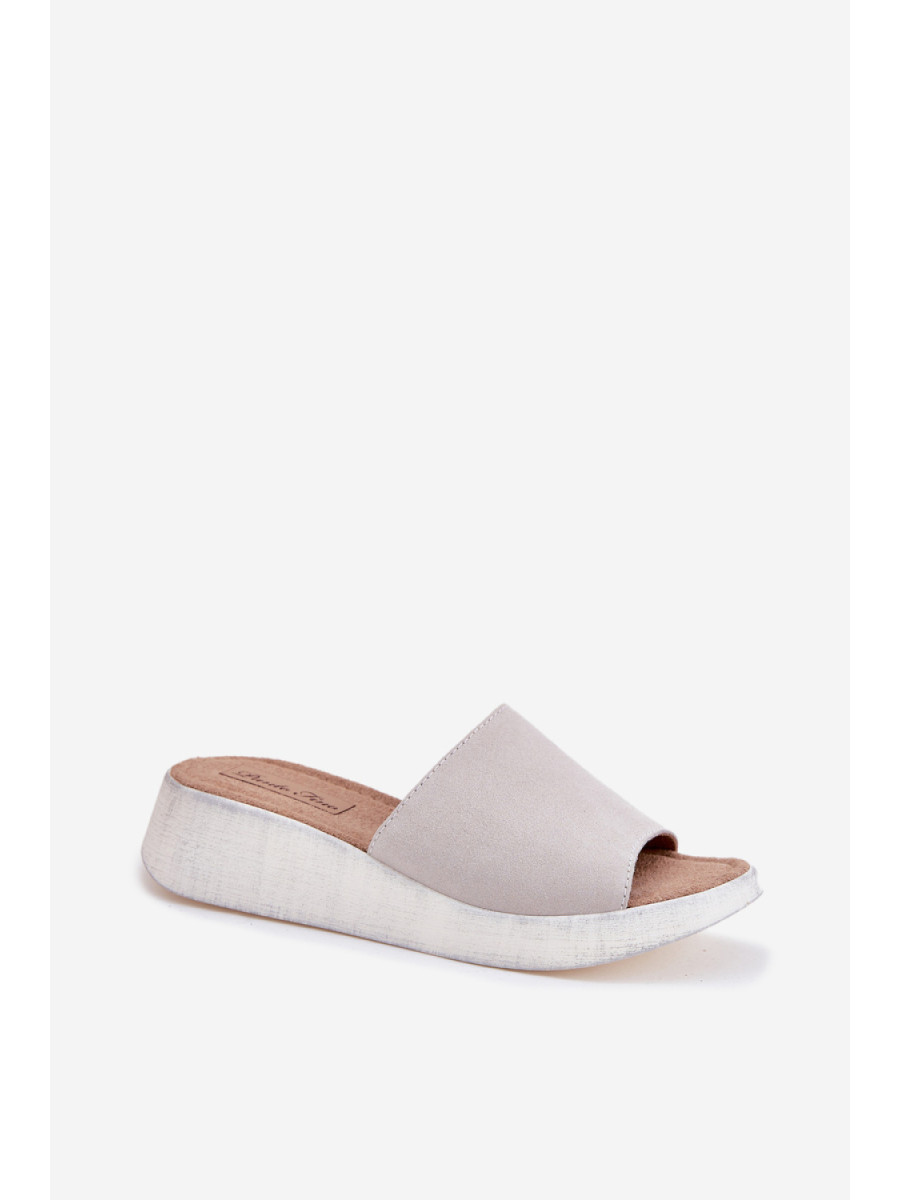 Clacquettes model 213043 Step in style