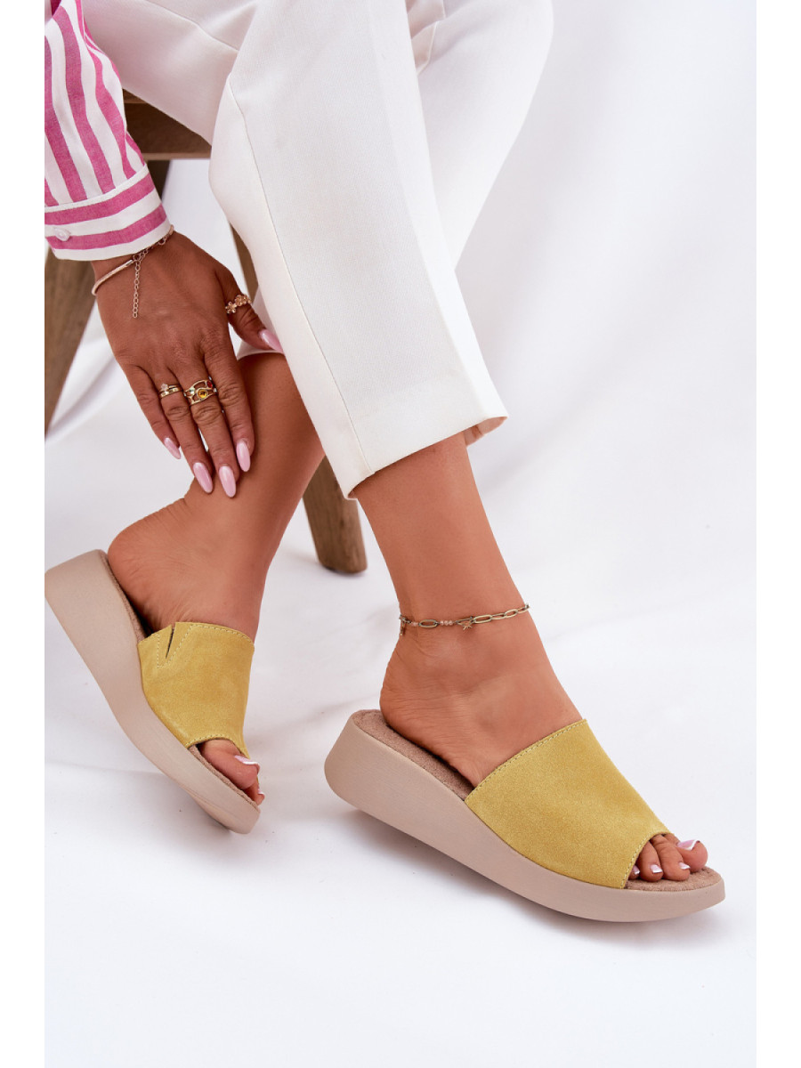 Clacquettes model 213044 Step in style