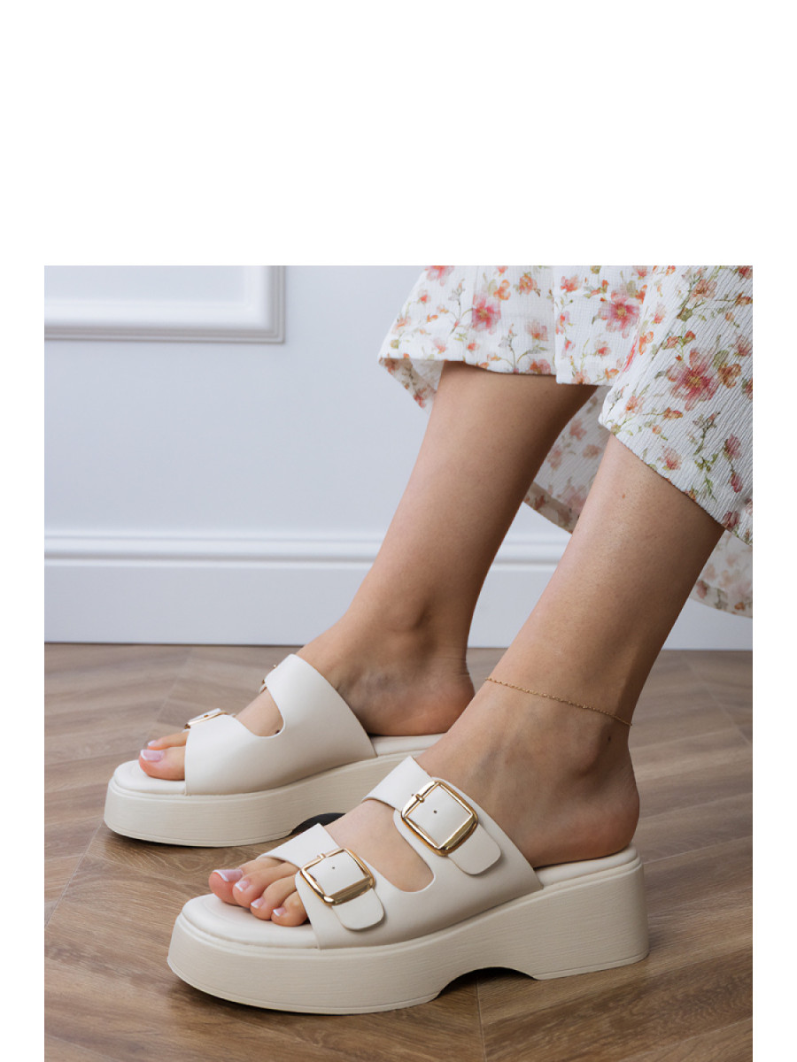 Clacquettes model 213724 PRIMO