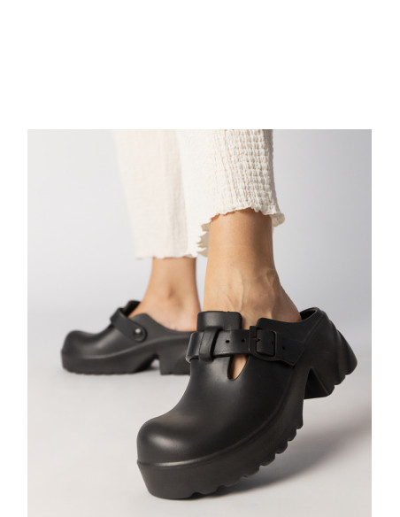 Clacquettes model 213746 PRIMO