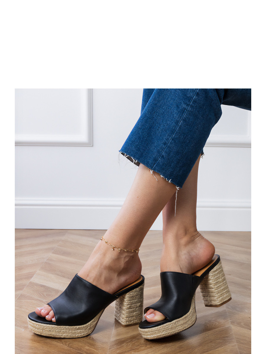 Clacquettes model 213715 PRIMO