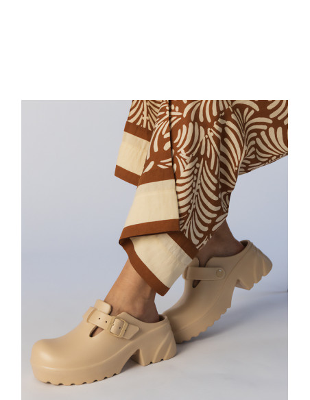 Clacquettes model 213747 PRIMO