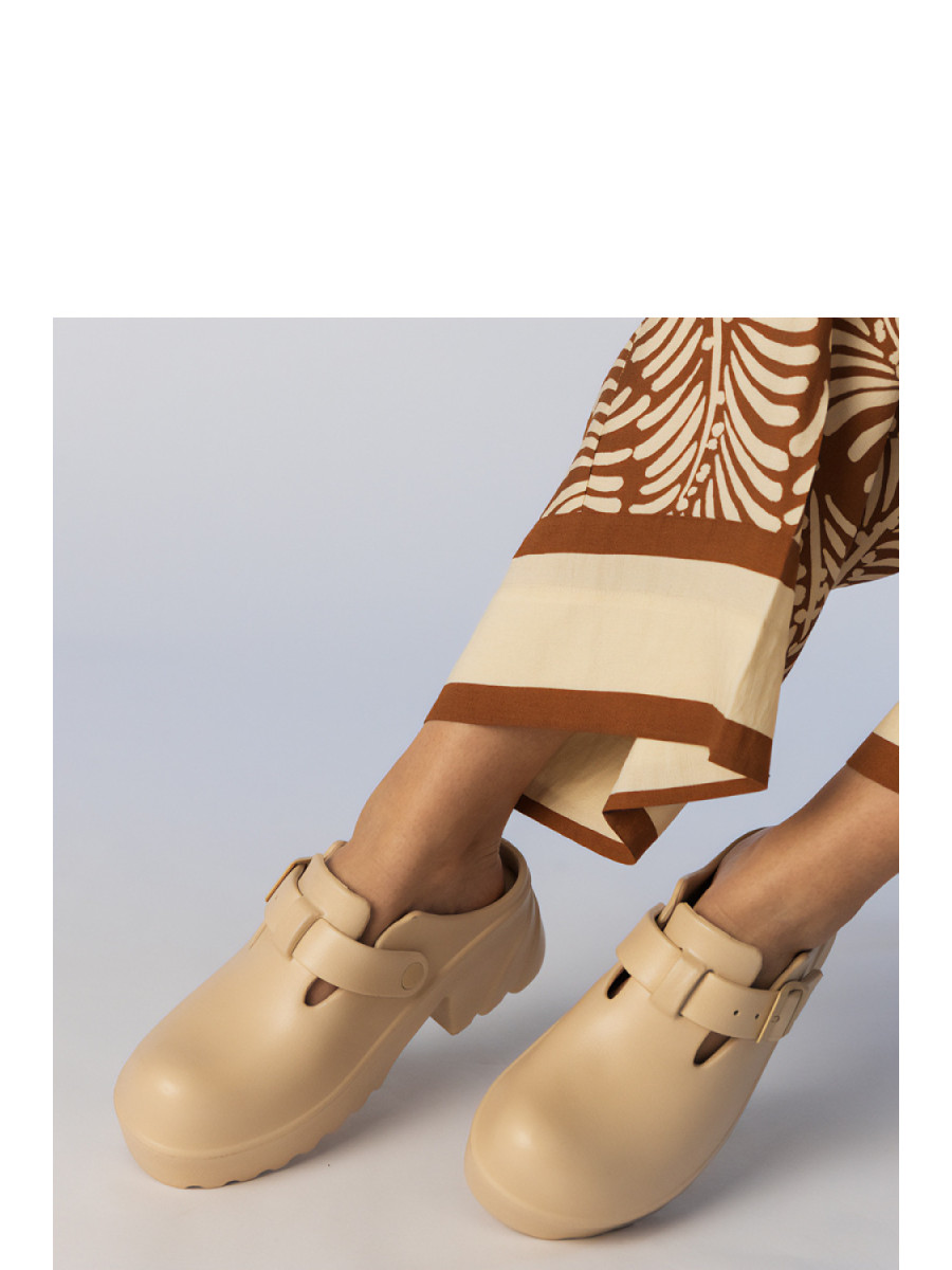 Clacquettes model 213747 PRIMO