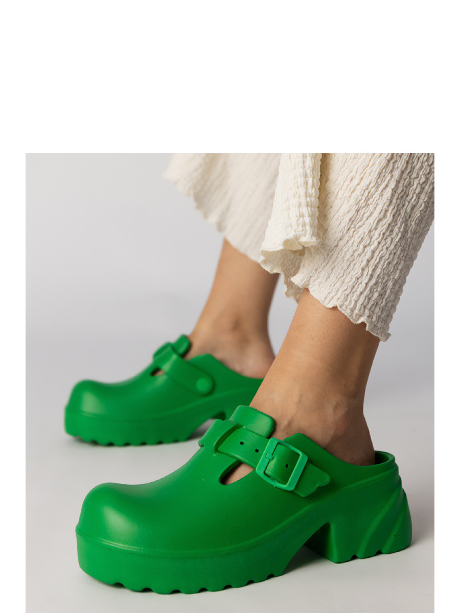 Clacquettes model 213748 PRIMO