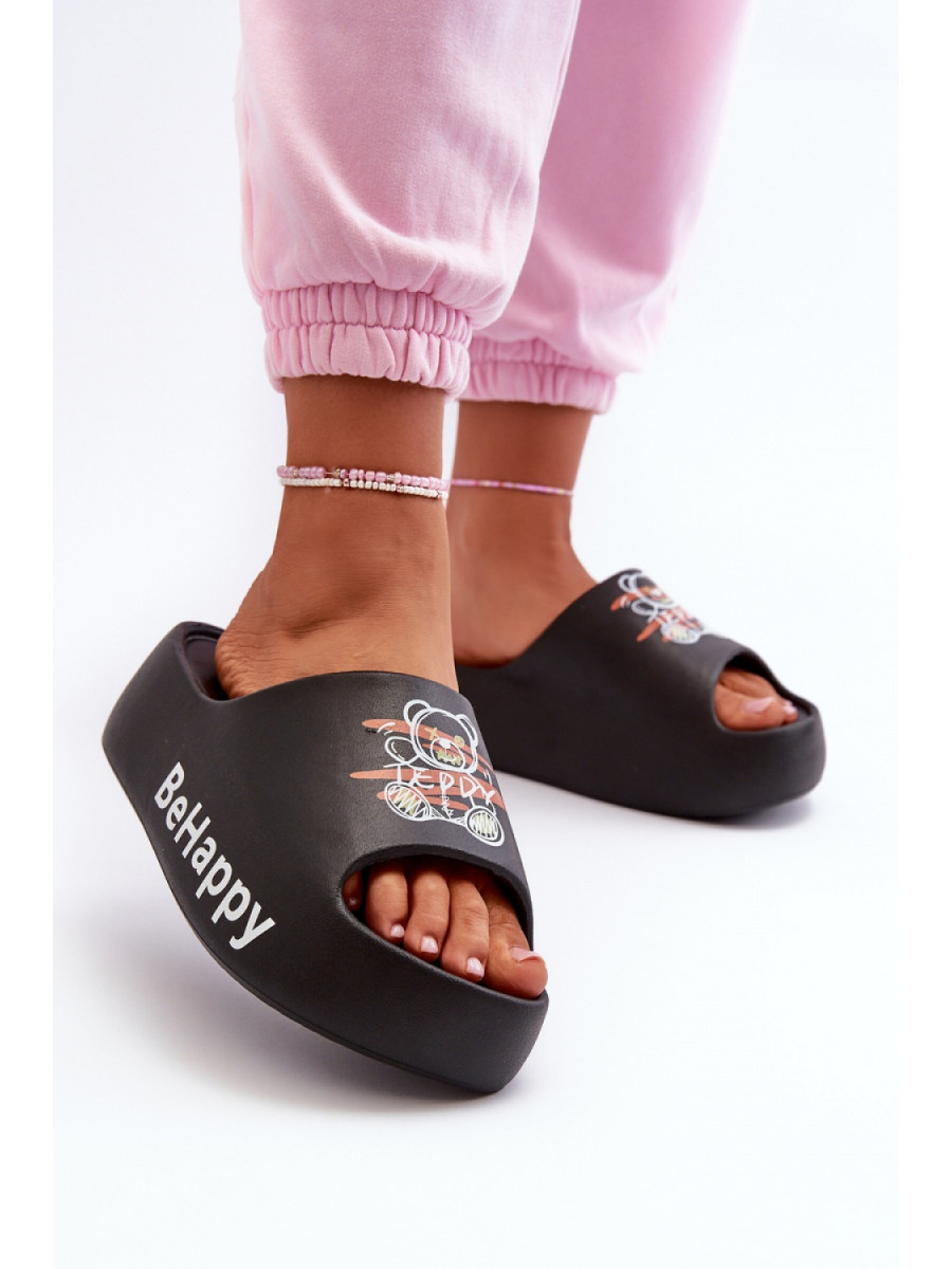 Clacquettes model 198436 Step in style