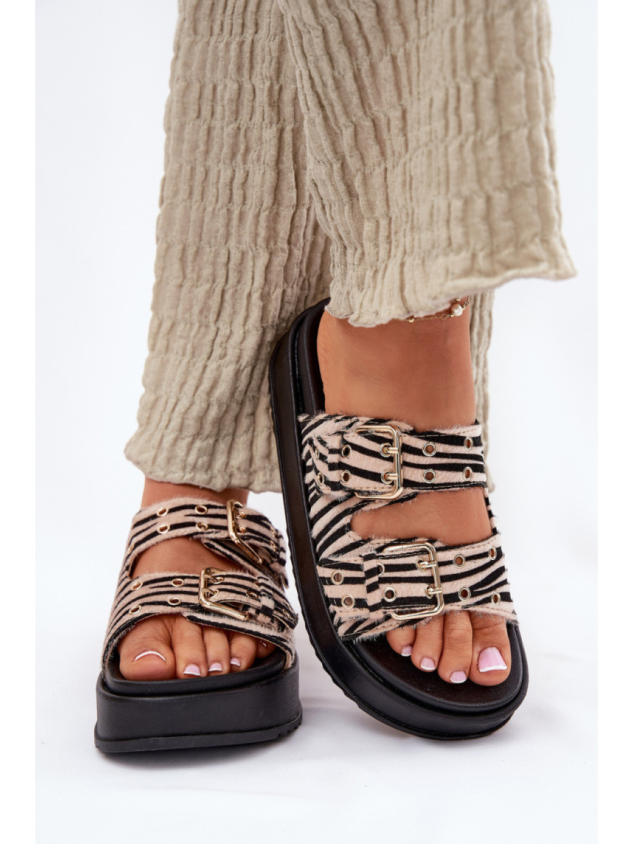 Clacquettes model 213481 Step in style