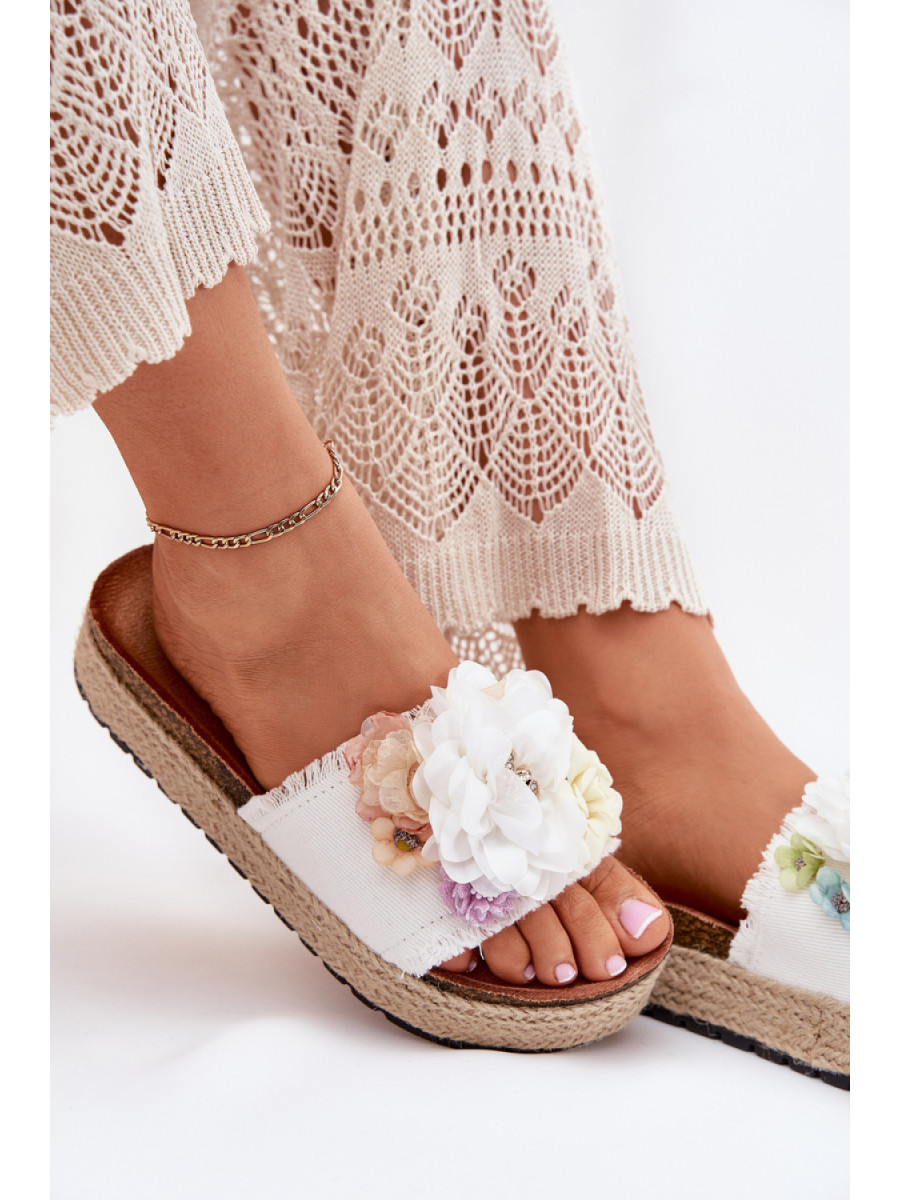 Clacquettes model 213945 Step in style