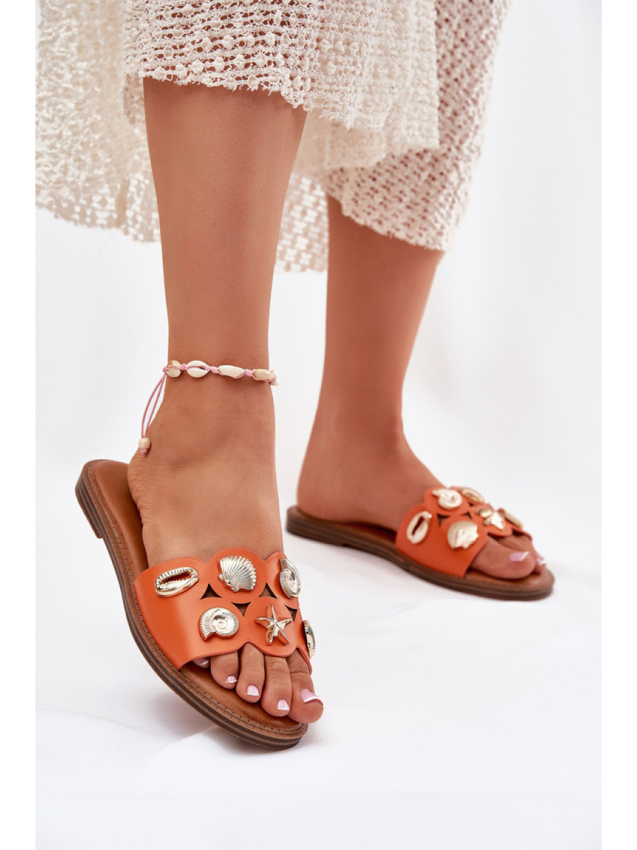 Clacquettes model 214142 Step in style