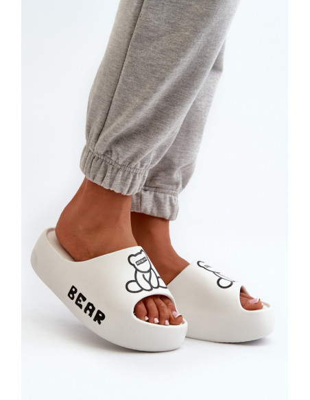 Clacquettes model 198419 Step in style
