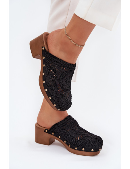 Clacquettes model 214127 Step in style