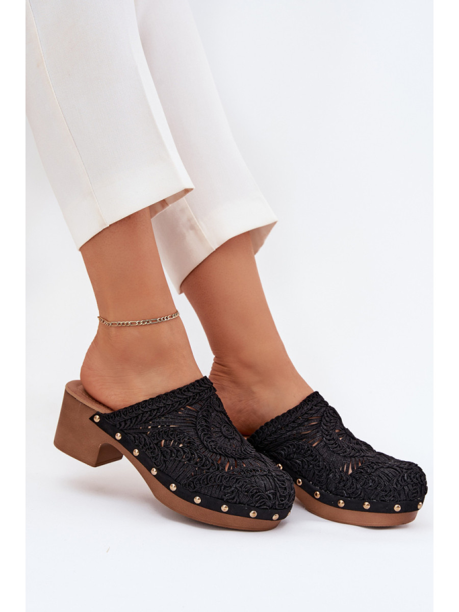 Clacquettes model 214127 Step in style