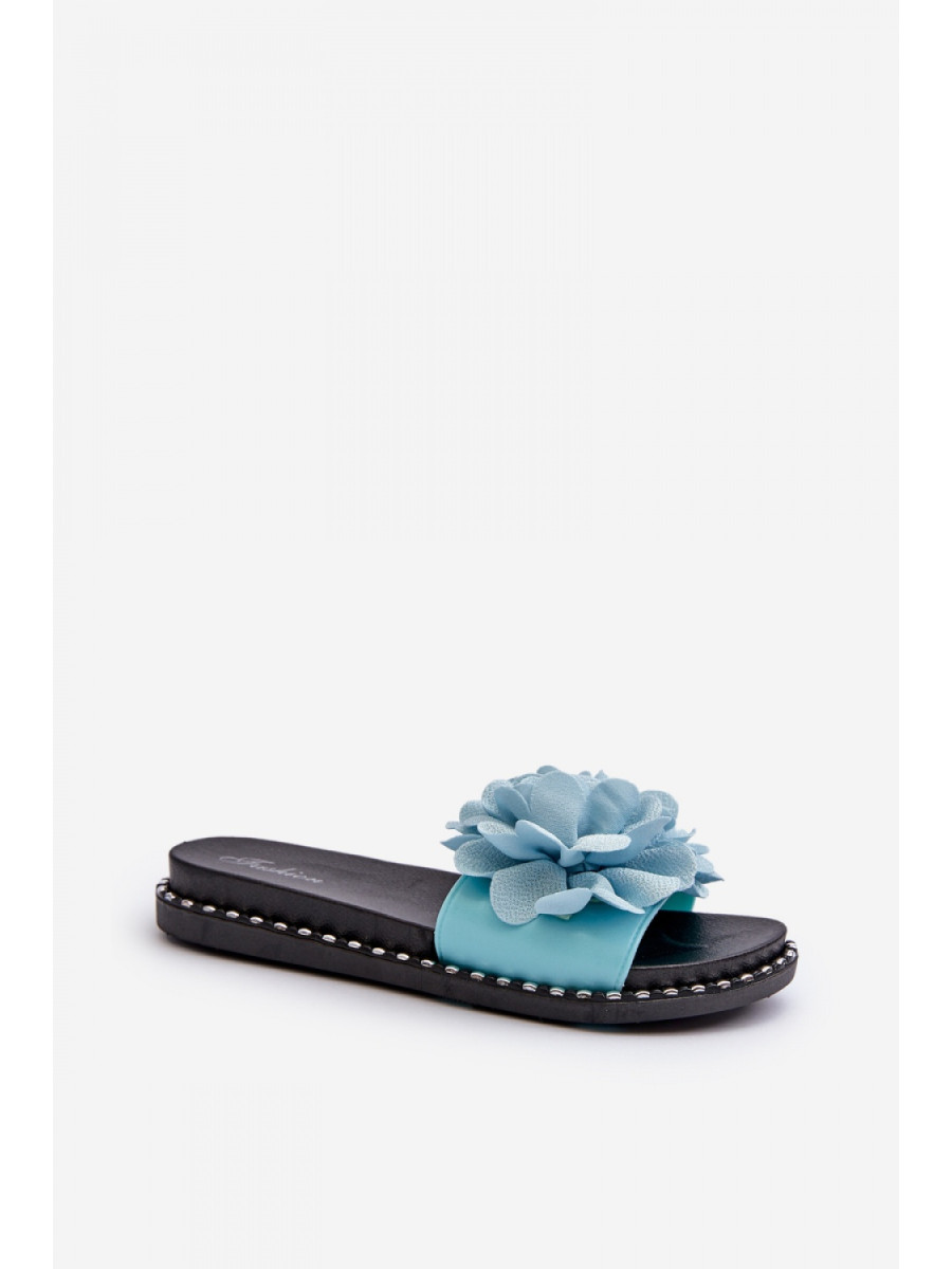 Clacquettes model 194703 Step in style