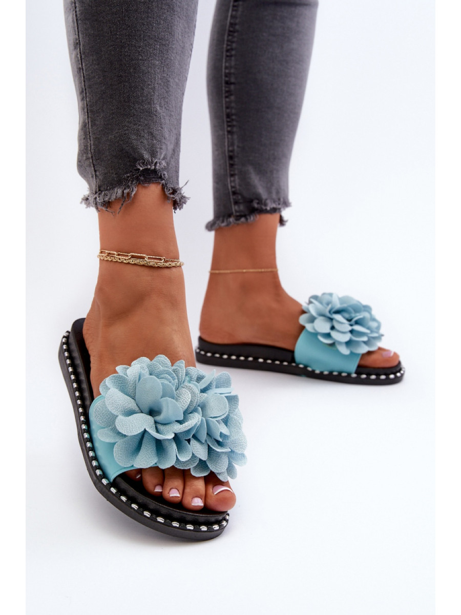 Clacquettes model 194703 Step in style