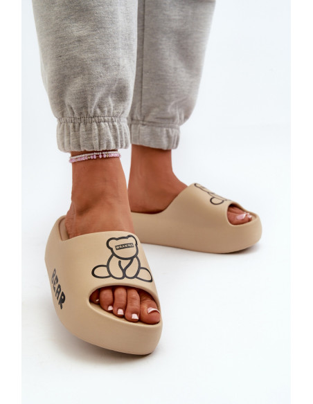 Clacquettes model 198421 Step in style