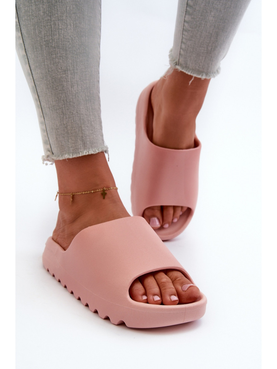 Clacquettes model 198694 Step in style
