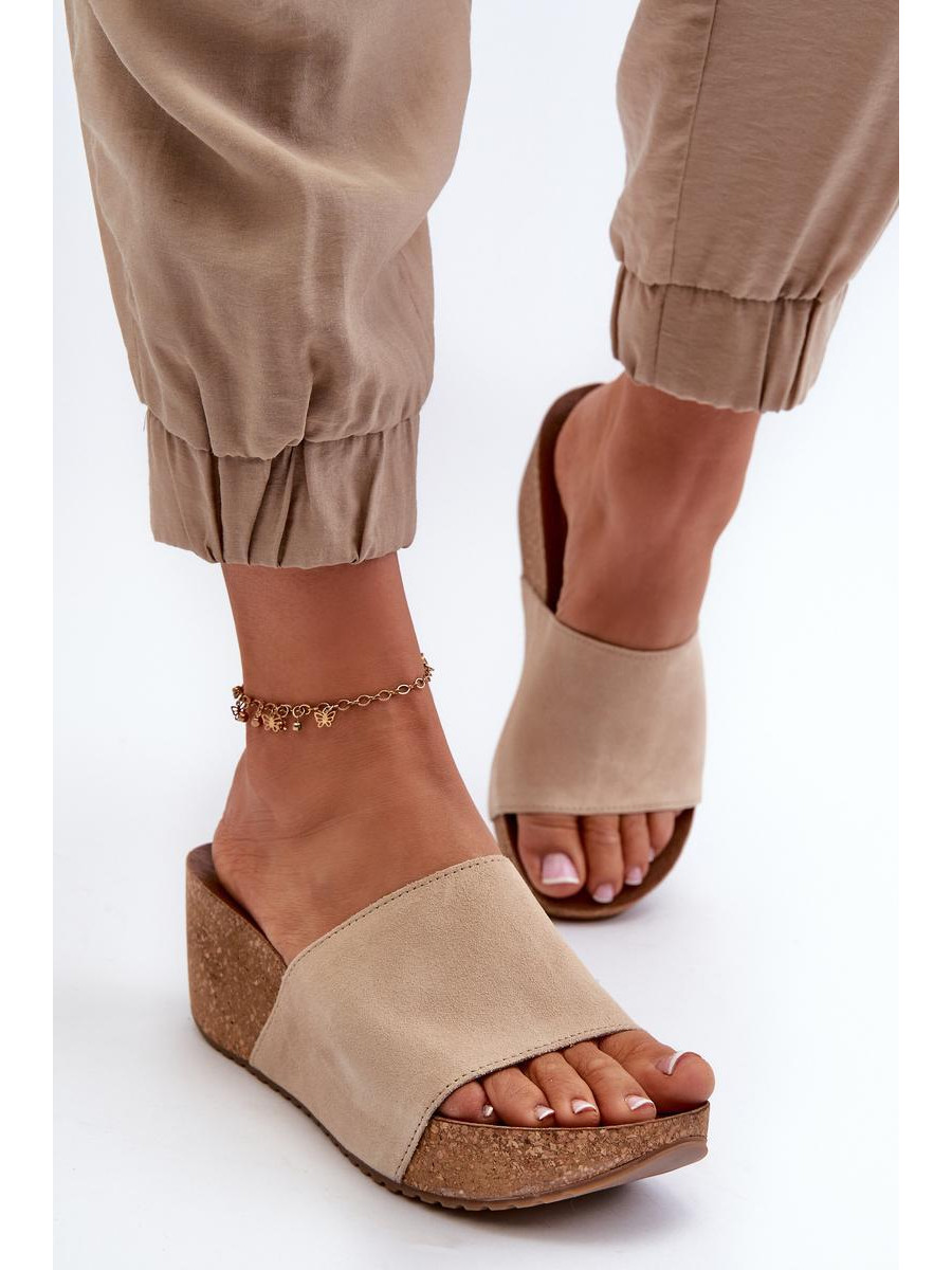 Clacquettes model 197645 Step in style