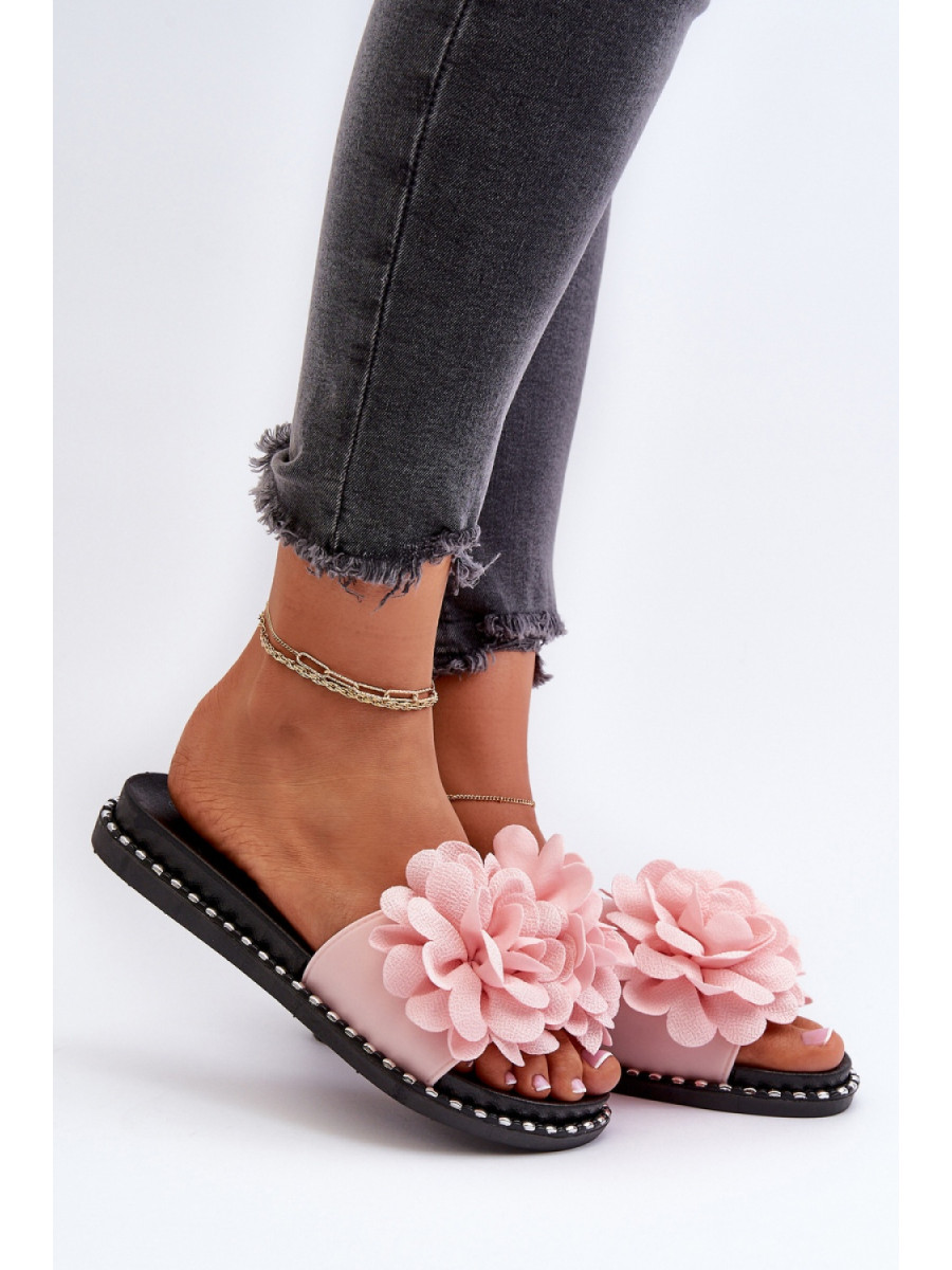 Clacquettes model 194706 Step in style