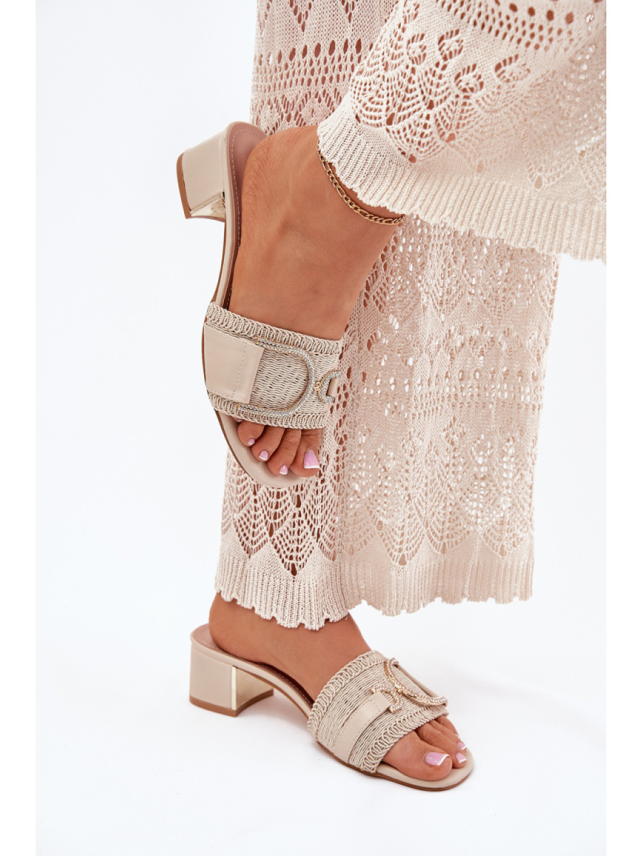 Clacquettes model 214133 Step in style